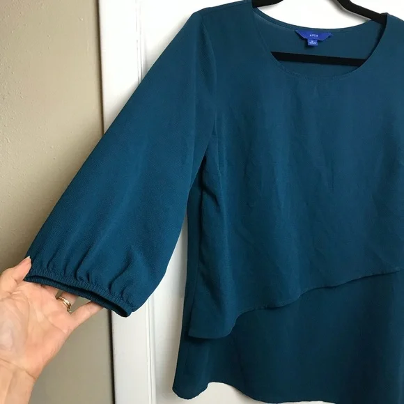 ✨✨5/$10✨✨ Apt 9 asymmetrical Top Blouse Size M Dark Turquoise Elastic Sleeve - Picture 4 of 8